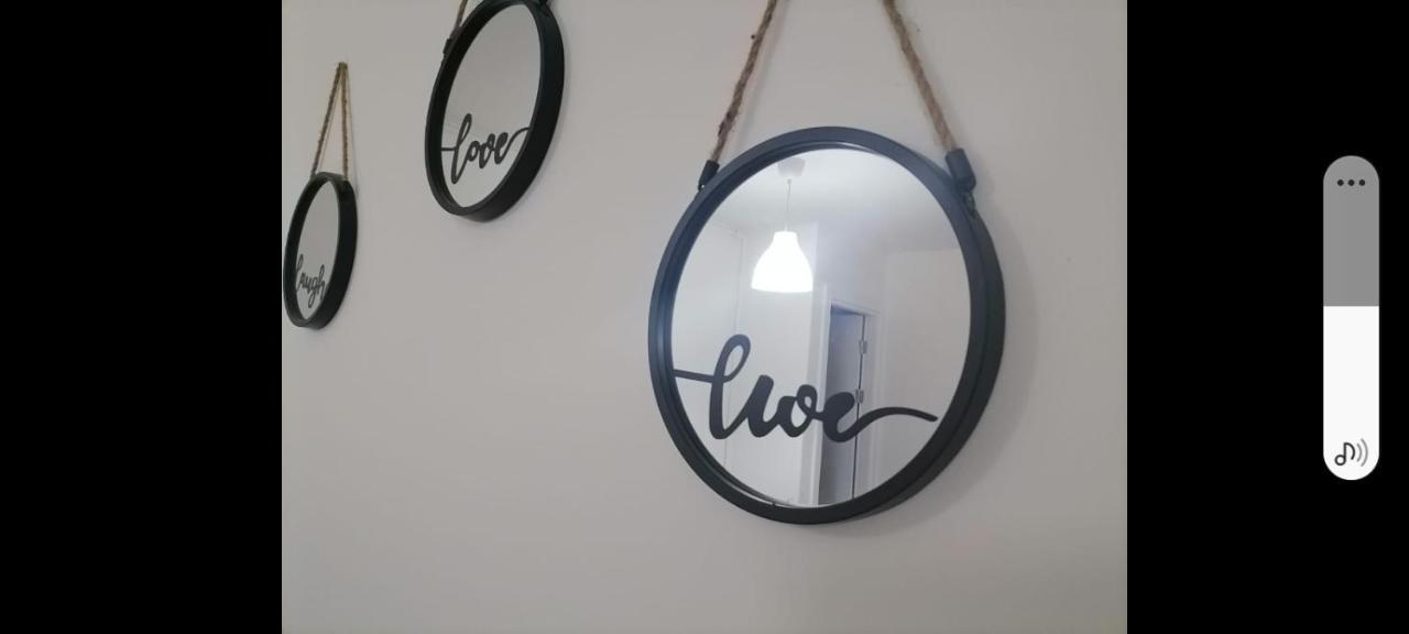 Appartamento Tom'S House Otopeni Esterno foto