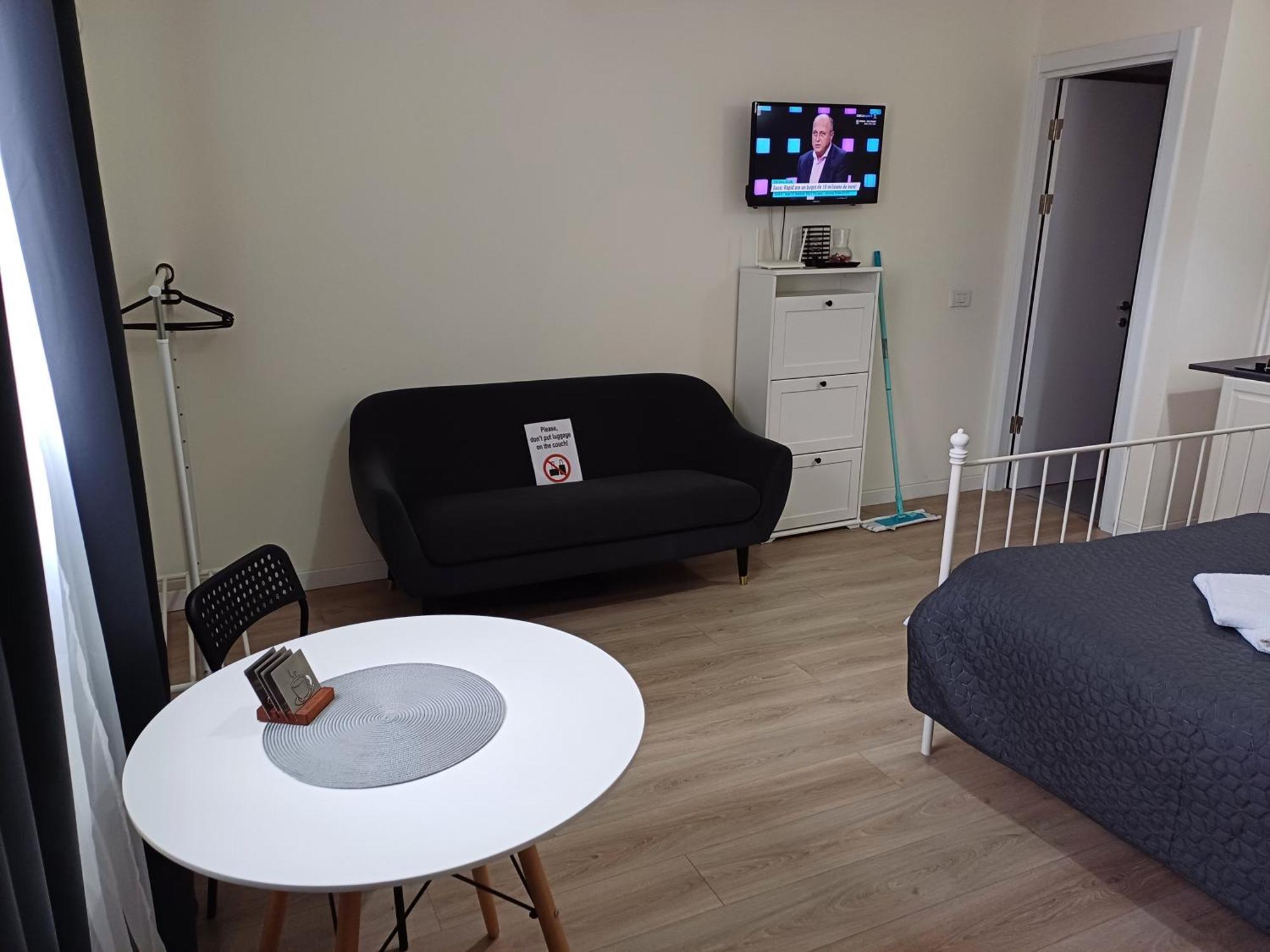 Appartamento Tom'S House Otopeni Esterno foto